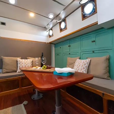 Ботель Impresionante Patrullera Recien Reformada Виго